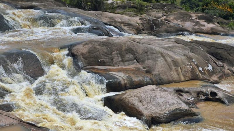 UNE IMMERSION DANS LES PROFONDEURS DE LA CHUTE DE BELA